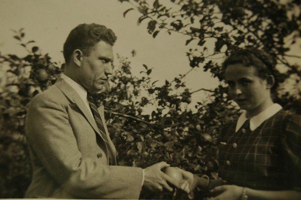 1939 - Gaston et Marie-Francoise Falisse - fiancailles 3.jpg